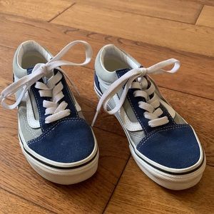 Boys Vans blue & grey
